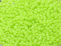 TOHO Round Beads 15/0 - 44 Opaque Sour Apple (30g...